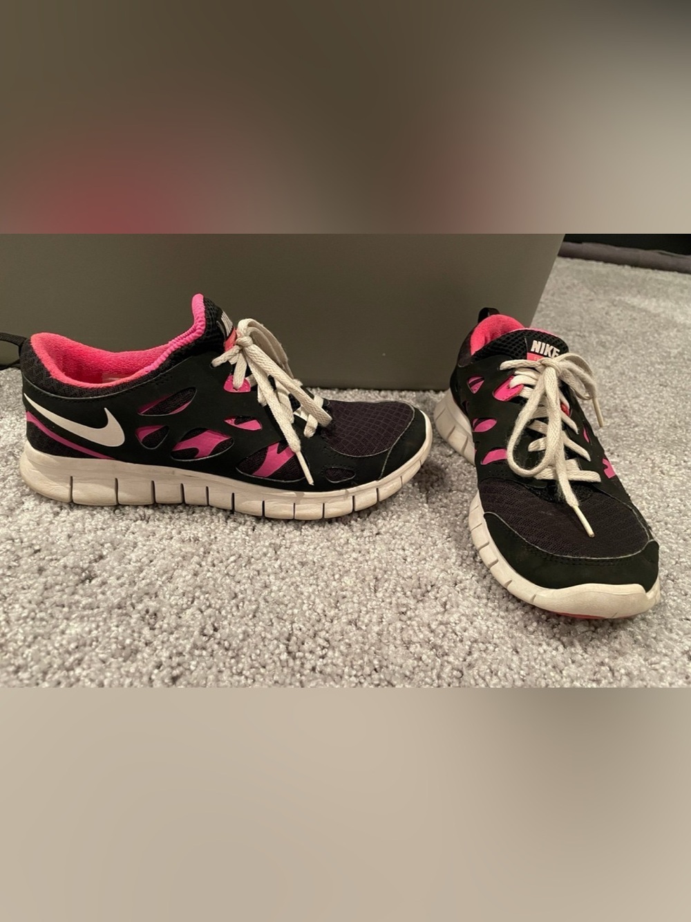 Youth Nike free run pink and black sneakers size Y5.5